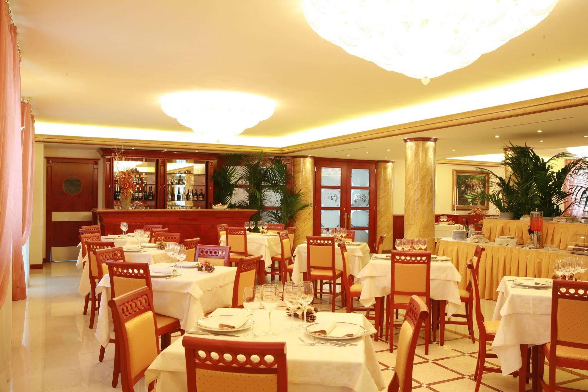 Grand Hotel Del Parco - Bergamo Airport ステッツァーノ エクステリア 写真